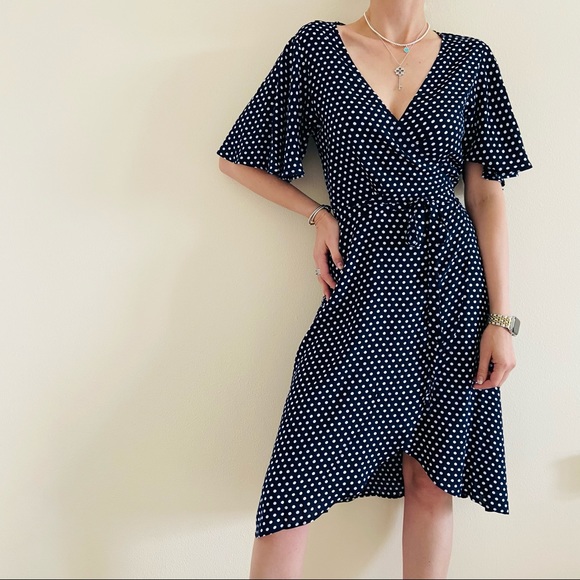 Denise1Jordan's tweet photo. So good I had to share! Check out all the items I'm loving on @Poshmarkapp #poshmark #fashion #style #shopmycloset #bcbgmaxazria #skyeswimwear #: https://t.co/FOqycQceq3 https://t.co/cRCN4sPIyG