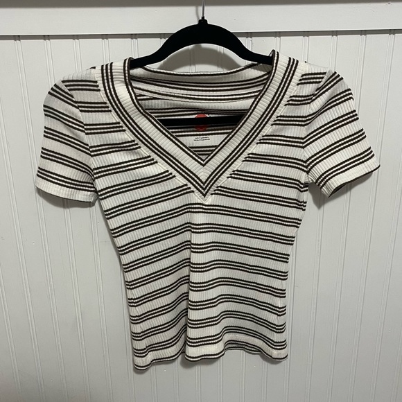 mccarthycb7044's tweet photo. So good I had to share! Check out all the items I'm loving on @Poshmarkapp #poshmark #fashion #style #shopmycloset #vintage #anthropologie: https://t.co/3wTU8rGV2D https://t.co/njK4HQoHHC