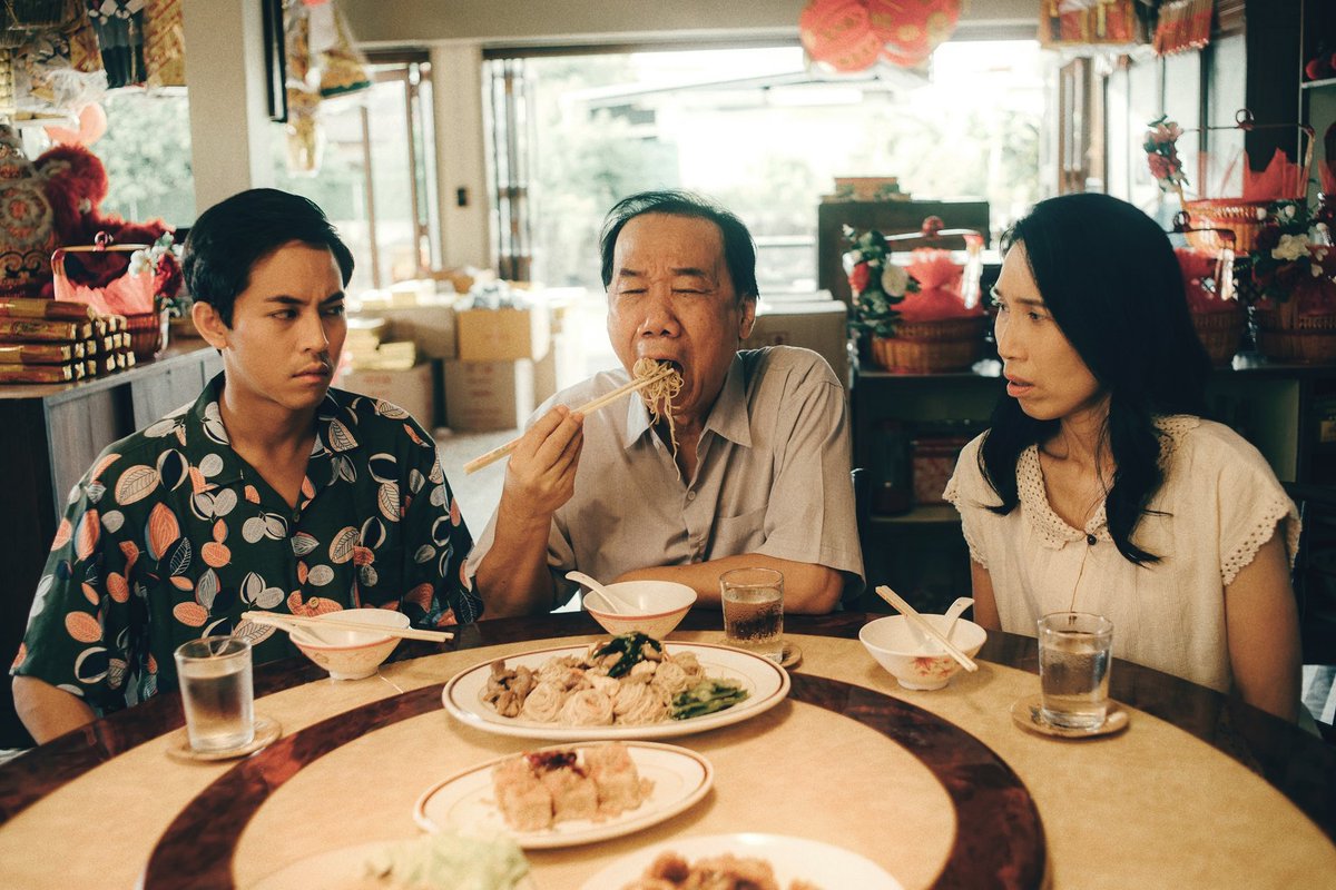 WeLoveSF's tweet photo. ภาพนิ่งเซตใหม่ #MONDO 
#มอนโดรักโพสต์ลบลืม
ผลงานกำกับล่าสุดของ “มะเดี่ยว ชูเกียรติ”
ภาพยนตร์โรแมนติก-ไซไฟ-คอมเมดี้
ที่พร้อมขยี้ทุกความสัมพันธ์

10 สิงหาคมนี้ ที่ #SFcinema

#pigkaploy #พลอยพลอยไพลิน
#grtsp #เกรทสพล #GreatSapol
#MeanPhiravich #มีนพีรวิชญ์ #MeanTro https://t.co/DS9zyrn41M