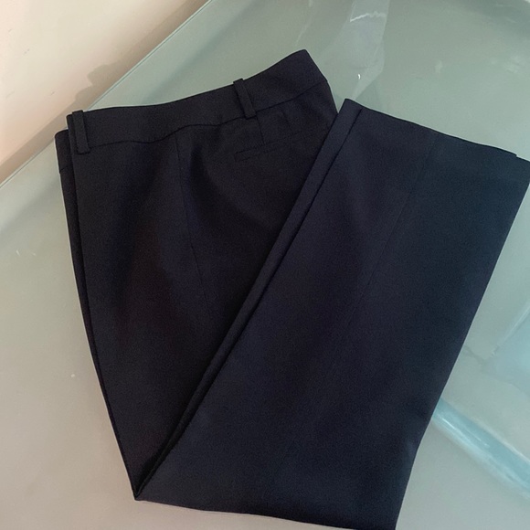 So good I had to share! Check out all the items I'm loving on <a href="/Poshmarkapp/">Poshmark</a> #poshmark #fashion #style #shopmycloset #artex #rvca #anntaylor: posh.mk/4uPQPFHgqBb