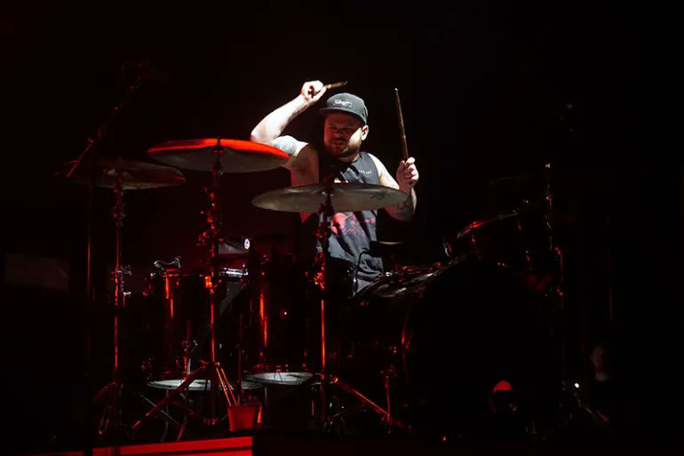 mxdwn's tweet photo. .@royalblooduk Shares Powerful New Single “Pull Me Through”
https://t.co/wKZZ4woXah
#royalblood  #newmusic #pullmethrough https://t.co/IlmoH9PPvN