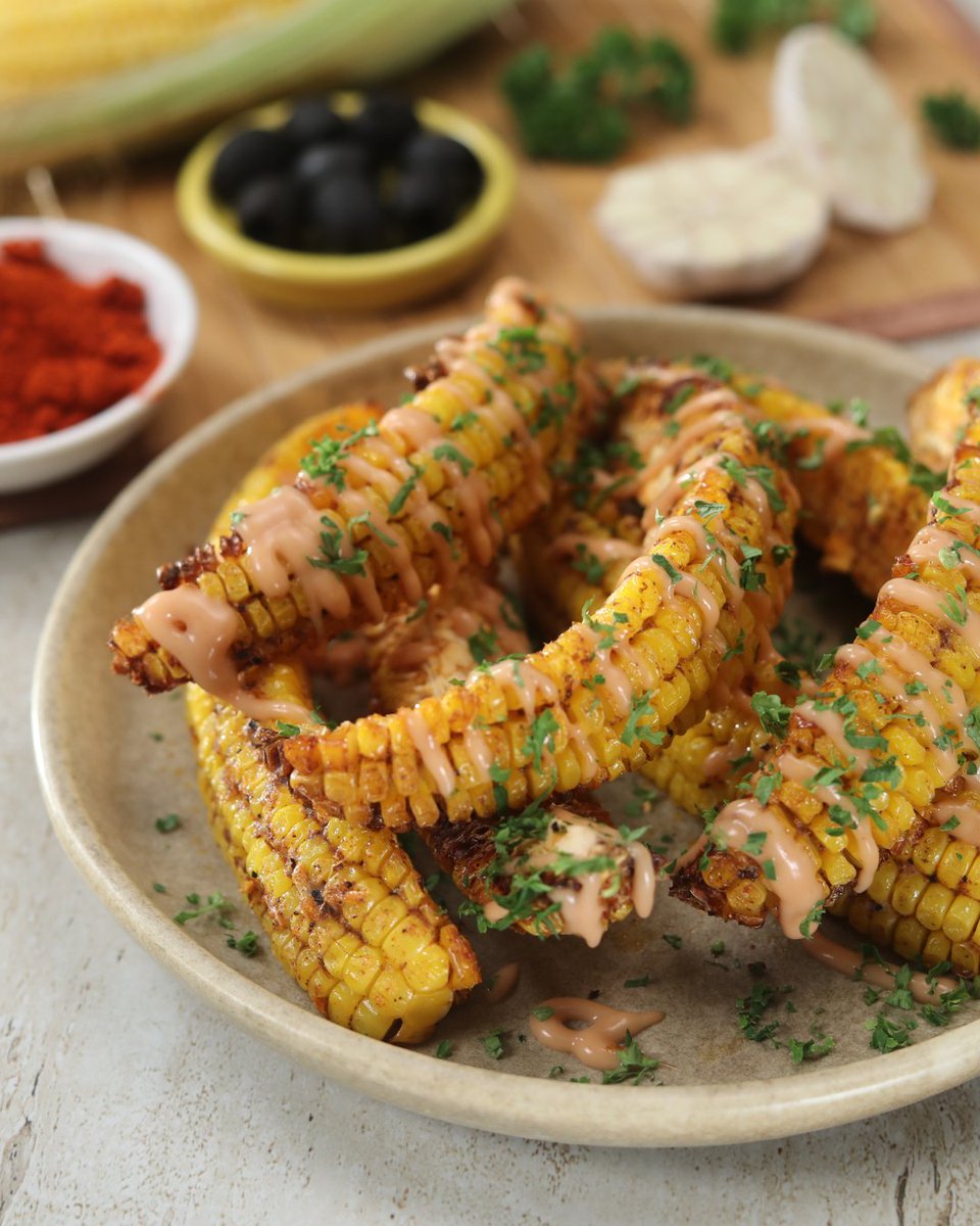 SanjeevKapoor's tweet photo. Corn kehta hai I'm the best!? 🌽 So listen to it, and make chatkapate corn ribs
Click the link below to check out my full video recipe on YouTube.
https://t.co/A3brxb5x35
#SanjeevKapoor #SanjeevKapoorKhazana #CornRibs #Corn #Snacktime #CornRecipes #Monsoon #Monsoonseason #VegRecipes #Quickandeasy #Crispy #EveningSnacks #Vegetarianrecipes