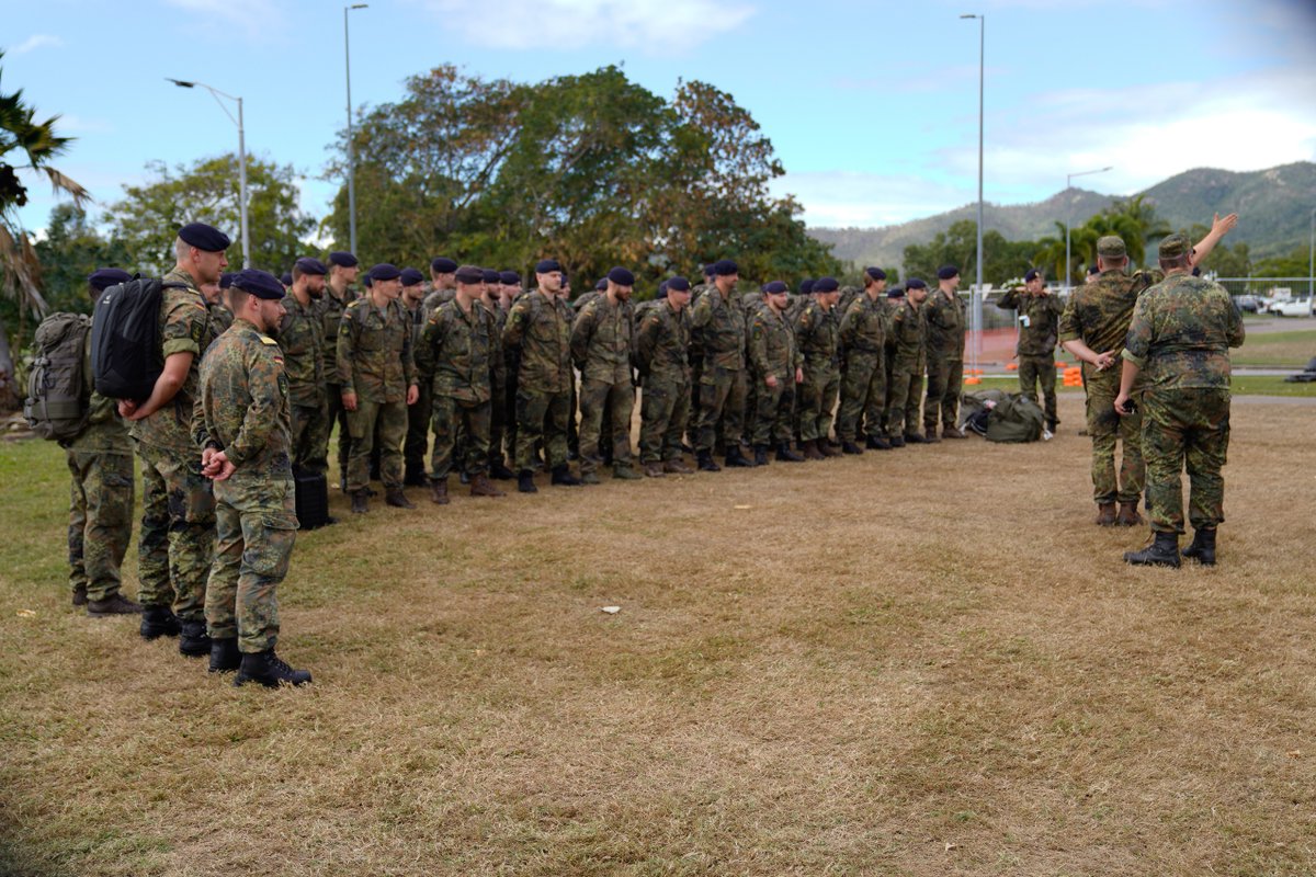 deutschemarine's tweet photo. #TASA23 in Down Under 🇦🇺

16 Nationen (3 als Beobachter) nehmen mit 16.000 Soldaten an der Übung in Sunny Queensland teil.

Auch dabei: 34 Soldaten des #SeeBtl.
Nach einer Eingewöhnungsphase werden sie auf US-Navy-Schiffe gehen und amphibische Landungen mit den US-Marines üben. https://t.co/uqckWHnCB3