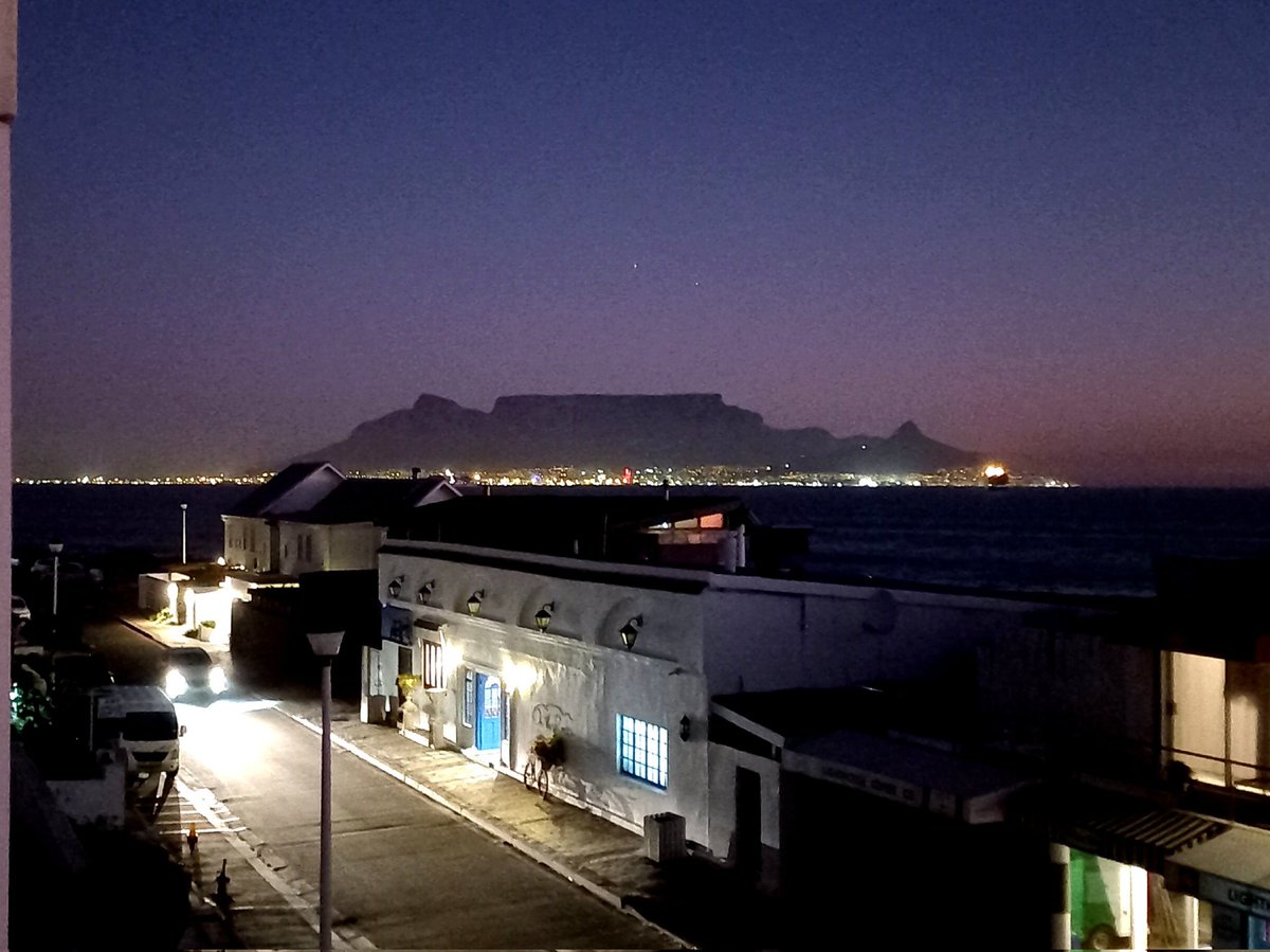 What a view 😲 #Capetown #bloubergstrand