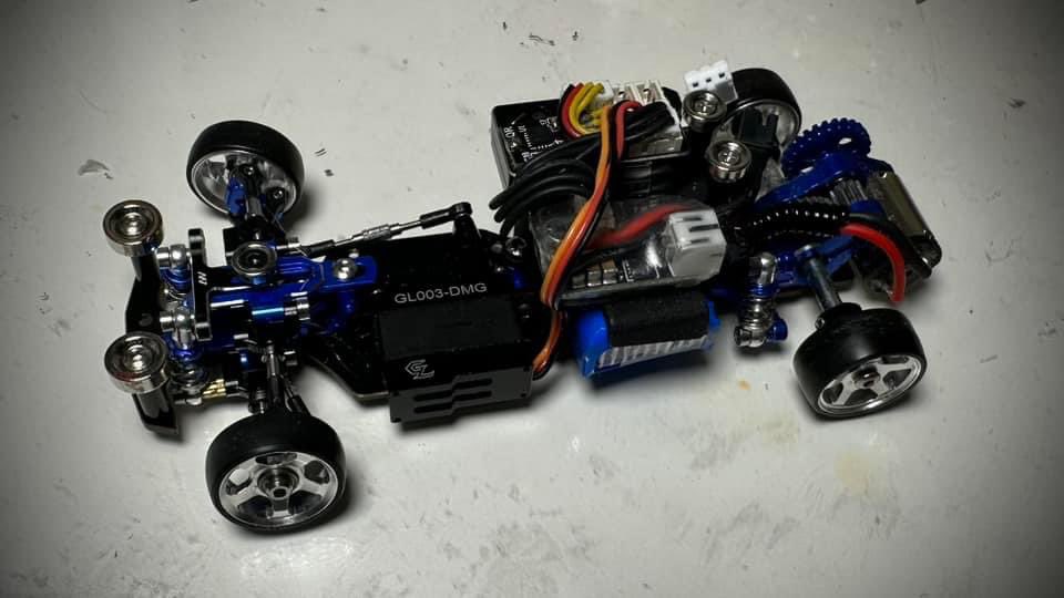 kaie2023's tweet photo. Facebook でDA32調べまくり
足周りは良さげだなぁ
後はトレッドとリンク調整を調べよう
頭の準備だけ進行中ww
#蚊車 #ドリフト #ラジコン #ラジドリ #DriftArt #MAracing #DA32 #ZeroRc #MosquitoCar #MicroDrift #curiousity https://t.co/UO80RANbZr