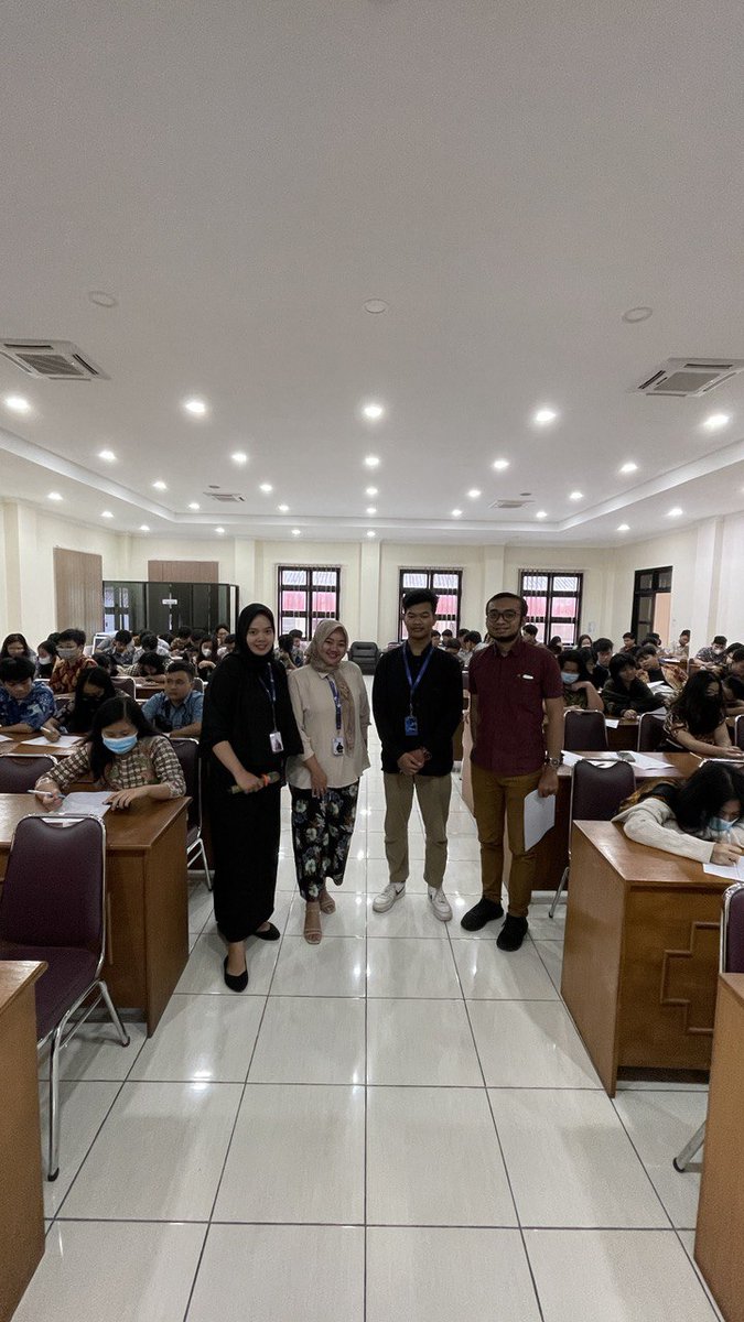 Sosialisasi pentingnya keamanan siber bersama teman-teman SMA 1 BOPKRI Yogyakarta, oleh Nor Ahmad Tim Cyber Security GMEDIA.

Semoga bermanfaat!

#GMEDIA #GMEDIAGoesToSchool #CyberSecurityAwareness #BOPKRI1Jogja