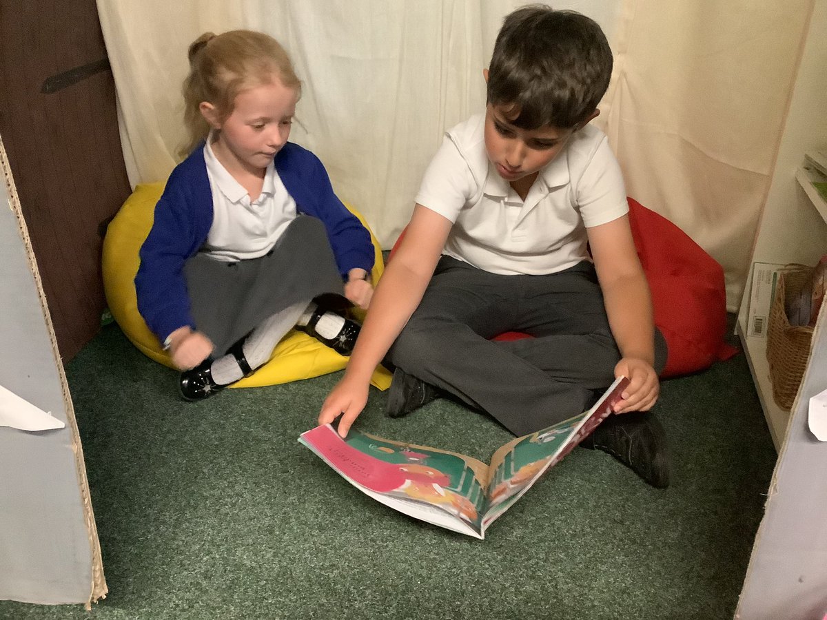 LlanFach2029's tweet photo. Year 3 and Reception ‘Reading Buddies’. Look how engaged they are! Well done to you all and Thank You, Year 3 😄📕 https://t.co/hhqZ0l3FDA