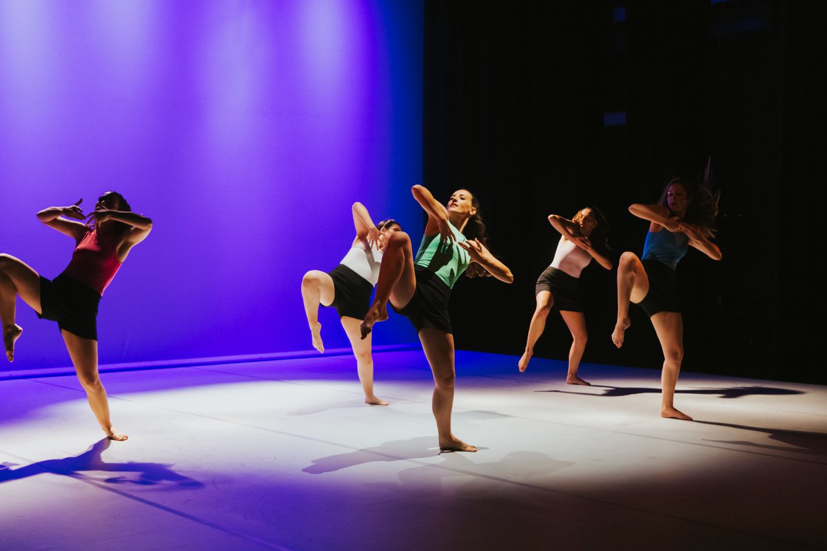 Primera ronda de amor y de belleza 21-J 💅🏻👽💅🏻

-Dirección y coreografía Begoña Ruiz
-Fotos @legazsergio