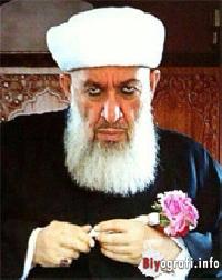 Şeyh #öldü, 'kendi köyüne' #menzil ‘e çakarlı arabalarla götürüldü!
MEB Tekin, Kız okulları açmaktan söz ediyor, Mehmet Boynukalın, Destici gibi Siyasal İslam figüranları, Tarikatlar, Hüda Par vb. Laiklik kaldırılsın yaygarası koparıyor!
Şeytan İşbaşındaysa..
Muhalefet nerede?