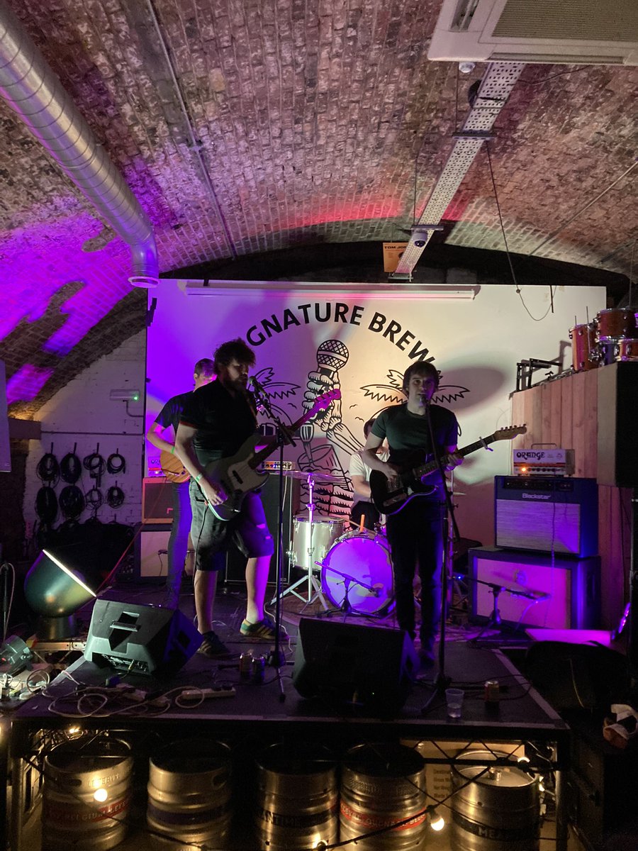 ValleyFortitude's tweet image. Thank youuuu London babes for coming to our show last night! 🥹🥹🥹 It was an absolute pleasure! I headbanged so hard to Supermilk that my watch said “it looks like you’re on an indoor walk” 🔥🔥