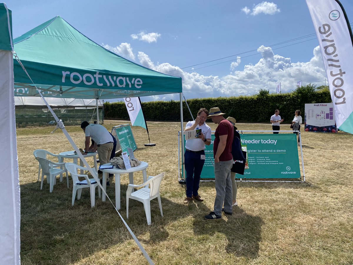 RootWave's tweet photo. What had a great day at @FruitFocus this week, meeting growers and talking #eWeeding. It was also a pleasure to host #bifga's #saveourorchards hats, as 'modelled' by our team below!

#BetterWeedControl #ZapsWeedsZeroChemicals https://t.co/LVOq8pitS6