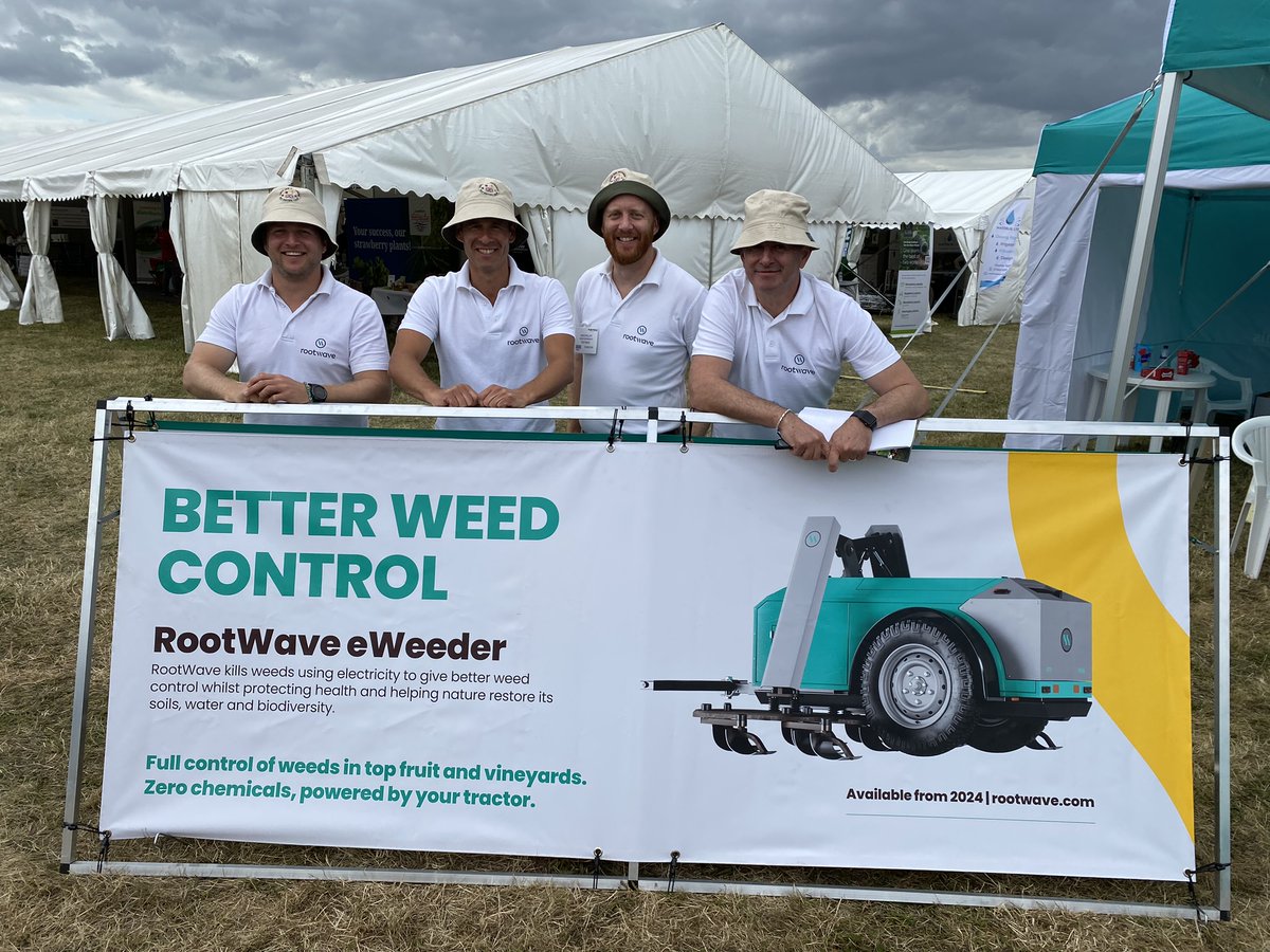 RootWave's tweet photo. What had a great day at @FruitFocus this week, meeting growers and talking #eWeeding. It was also a pleasure to host #bifga's #saveourorchards hats, as 'modelled' by our team below!

#BetterWeedControl #ZapsWeedsZeroChemicals https://t.co/LVOq8pitS6