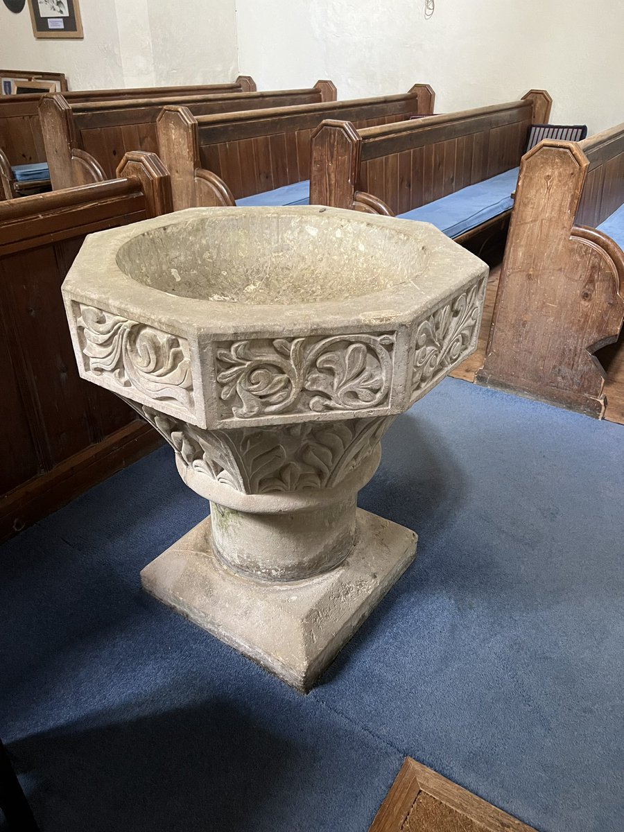 13th Century font in St Mary’s, East Knoyle #Wiltshire   
Lovely leaf carving on the sides
#FontsOnFriday