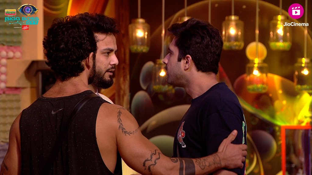 HotstarReality's tweet photo. Avinash and Elvish explode!😤

Will Elvish's roasting start a new rivalry?🤯

Watch #BBOTT2 24 hours live feed on #JioCinema for free!

https://t.co/Nfmj7B7MFL

#BBOTT2onJioCinema #BiggBossOTT2
#ElvishYadav #AvinashSachdev https://t.co/MeCYUBJpsa