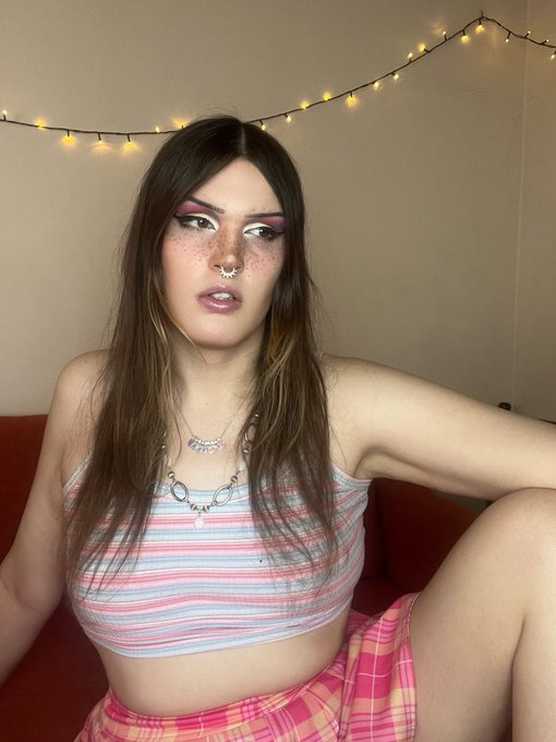 Who&rsquo;s your pornstar dream team? 😏 https://t.co/WHombAqq71