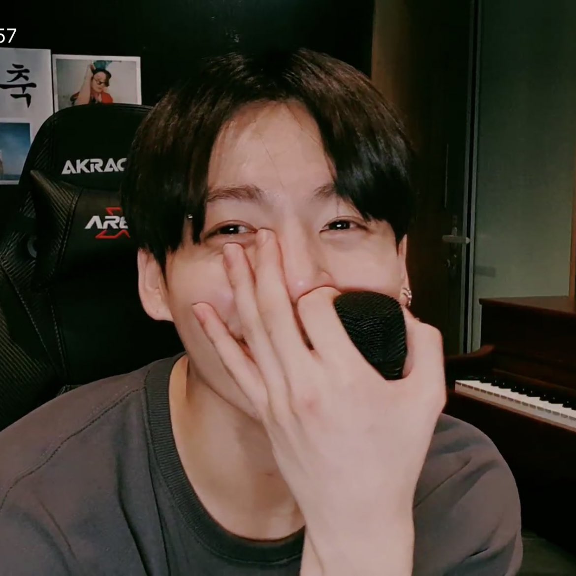 𝐦𝐨𝐧𝐢 ⁷ • VAI VER O BTS 🪭 tweet media