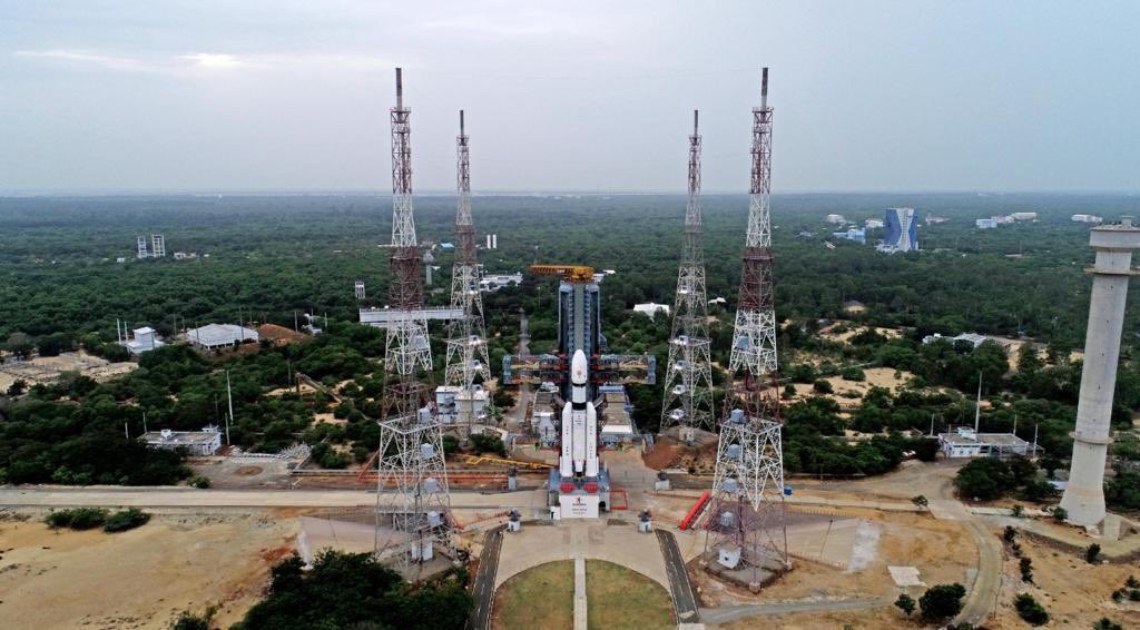 AnupamPKher's tweet photo. India all set for its 3rd mission on the moon. Wishing our scientists at #ISRO all the very best for the launch of #Chandrayaan3 . झंडा ऊँचा रहे हमारा. जय हिन्द! 🇮🇳 @isro 

#Chandrayaan3 #IndiaontheMoon #ProudIndian #WorldwatchingIndia #SurgingIndia https://t.co/AHSi8wZj2T