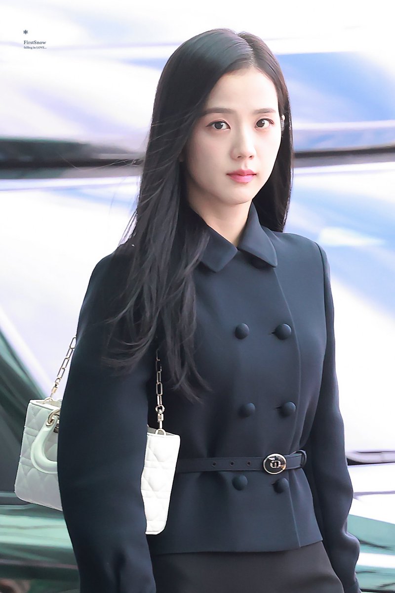 ғιrѕтѕnow❄️ tweet media