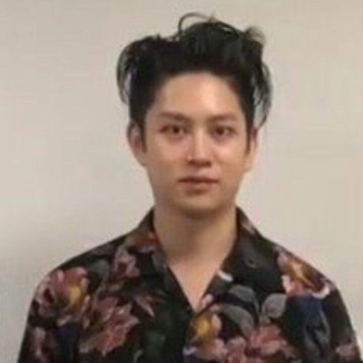 Heenim viendo que la persona que no lo dejó irse en un principio ahora va a tener su propio sello discográfico fuera de SM. 😂😂😂

Te pasas Donghae, te pasas