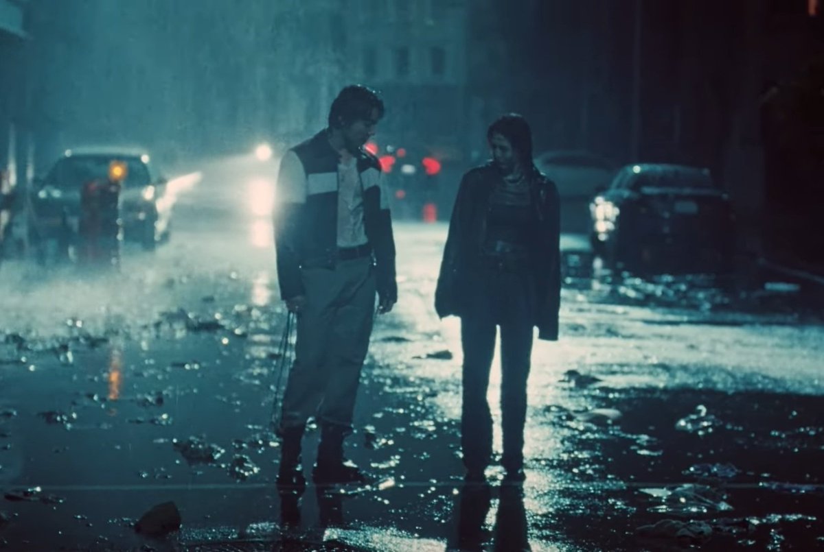 kucinggendut__'s tweet image. I'm sorry but I know I'm not alone whos waiting till the mv ends and screaming internally YO WHERE'S THE KISS???????