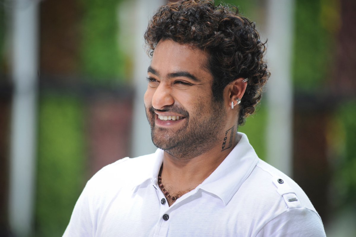 NTRFanTrends's tweet photo. Tarak Smile 🤍

#Oosaravelli #ManOfMassesNTR https://t.co/ifwqsixu0J