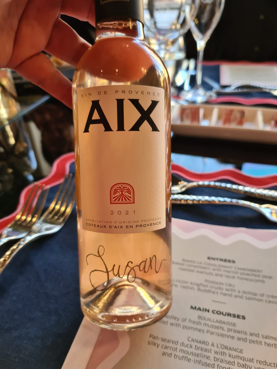 Thanks to our friends at #sofitelbrisbanecentral for a delicious long lunch to celebrate #bastilleday - very spoilt with gorgeous decor, personalised bottle of <a href="/aixroseofficial/">AIX Rosé</a> (our favourite!) and lovely #personalised placecards #sofitelbastilleday #sofitelbrisbanebastilleday