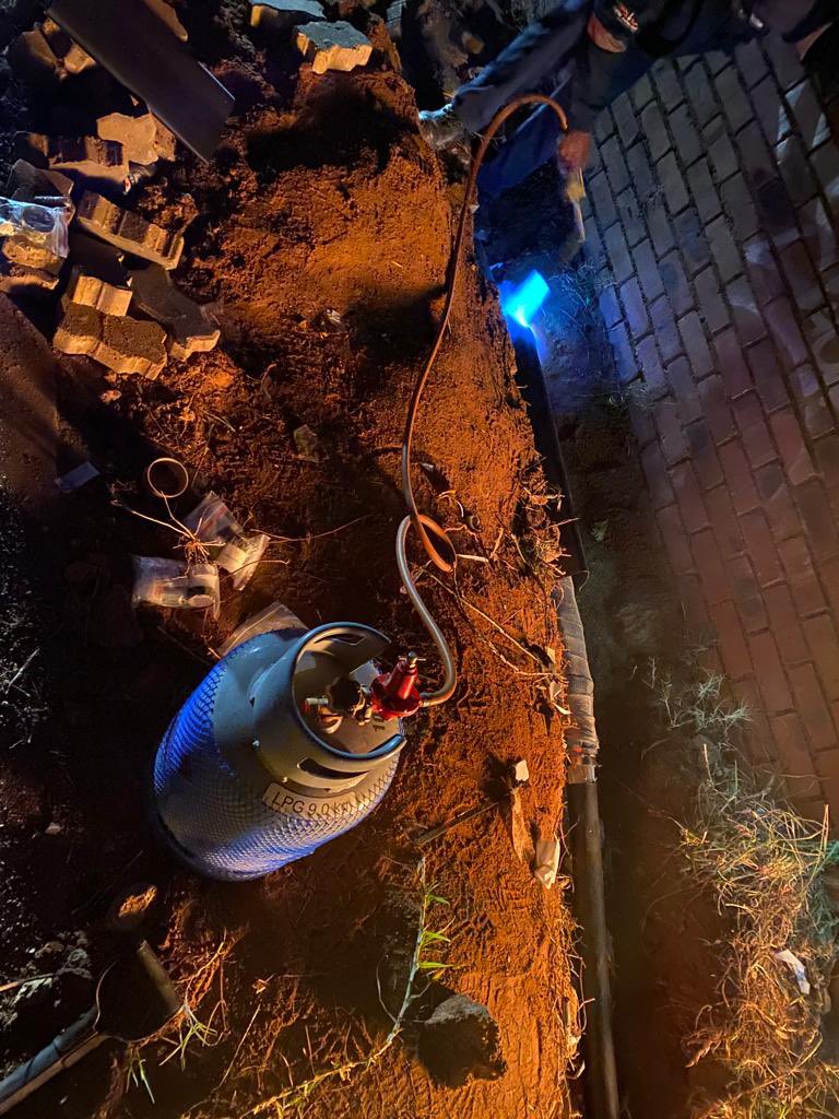 justmelrb's tweet image. @CityPowerJhb current situation in cnr Hyperion and blandford. They are waiting to be switched on. Repairs and testing done. Load shedding done. What’s the hold up? #block10 #northridingoutage @RalfBittkau