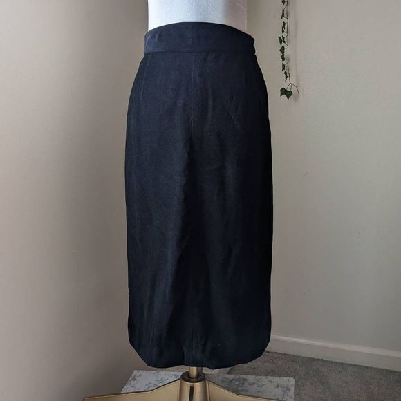 So good I had to share! Check out all the items I'm loving on <a href="/Poshmarkapp/">Poshmark</a> #poshmark #fashion #style #shopmycloset #maurices #verabradley #vintage: posh.mk/yj0lvEsZpBb