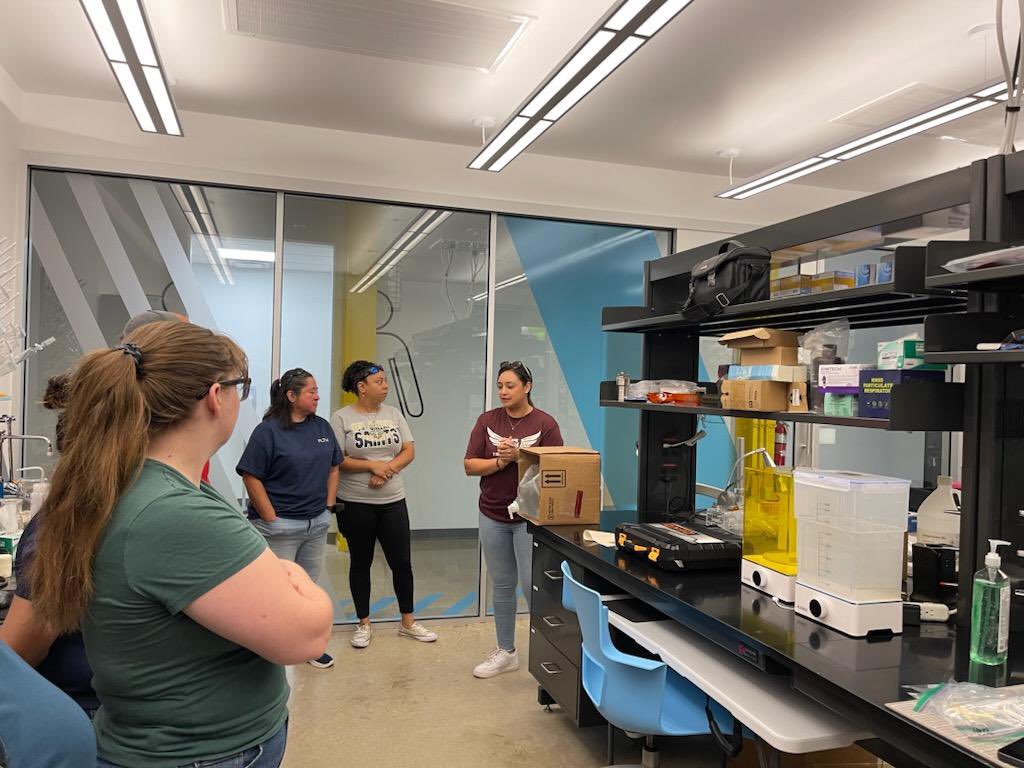 MsCPealer's tweet photo. Had an amazing research opportunity at College Station that will allow me to bring it back to the classroom 😎 with @PathsUp @TAMU @SoaramKim https://t.co/uPsus2PmmQ