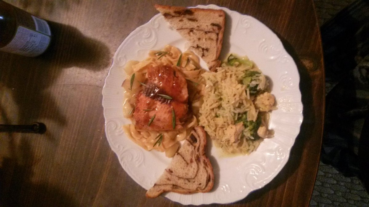 LocoPeezo's tweet photo. If u need a private chef/cook feel free to hmu this is my passion https://t.co/00x0e8akpf