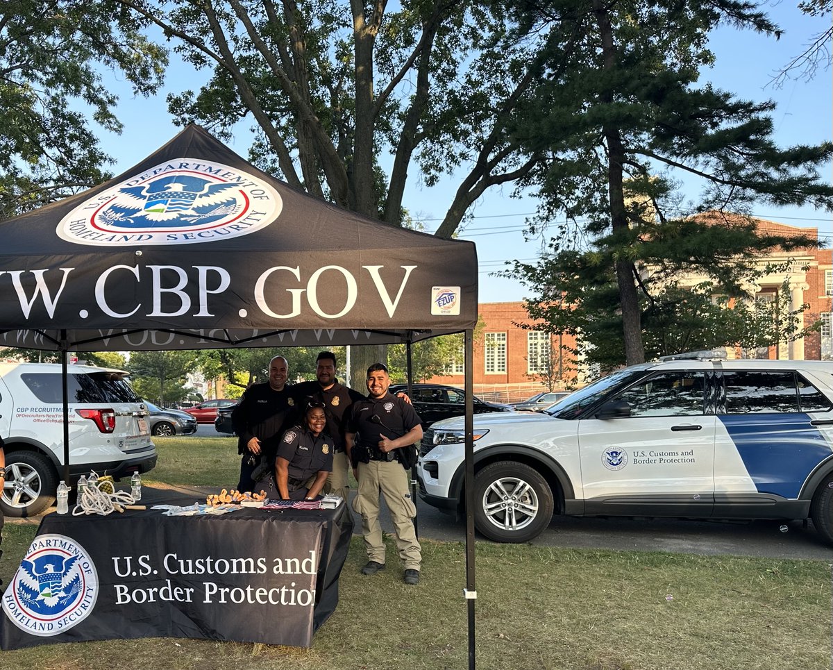 NYPD113Pct's tweet photo. 113 Precinct enjoyed camping at Baisley Pond Park with our community. The event was successful, thanks to all the support from our partners. #Ittakesavillage #113PCT #CAB #FDNY #Parks #Auxillary #CBP #Statetroopers https://t.co/WmGlpSyOJW