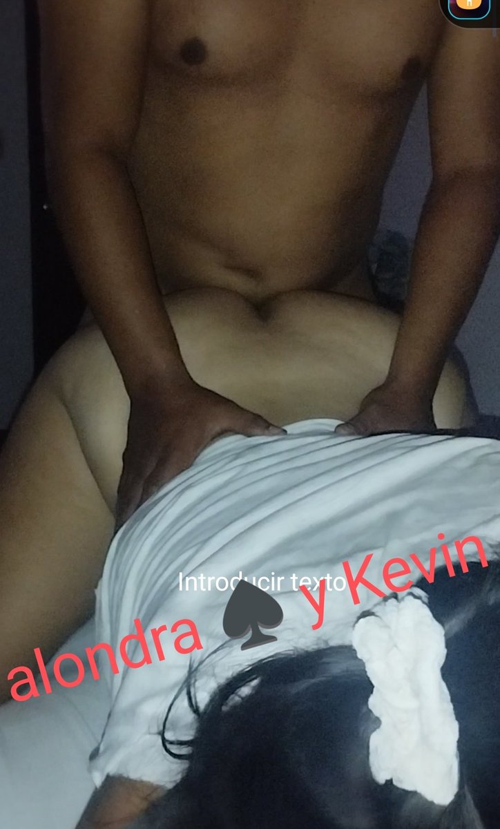 par2620's tweet photo. Más del último encuentro del amor de mi vida Alondra 😍 y su macho de planta dándole su ración de leche 🍼🍼🍼 q tanto le gusta 🤘🤘🤘 #cornudo #hotwife  dejen su ❤️ y comentarios 🤘🤘🐂♠️♠️ https://t.co/mf5H03zrkQ