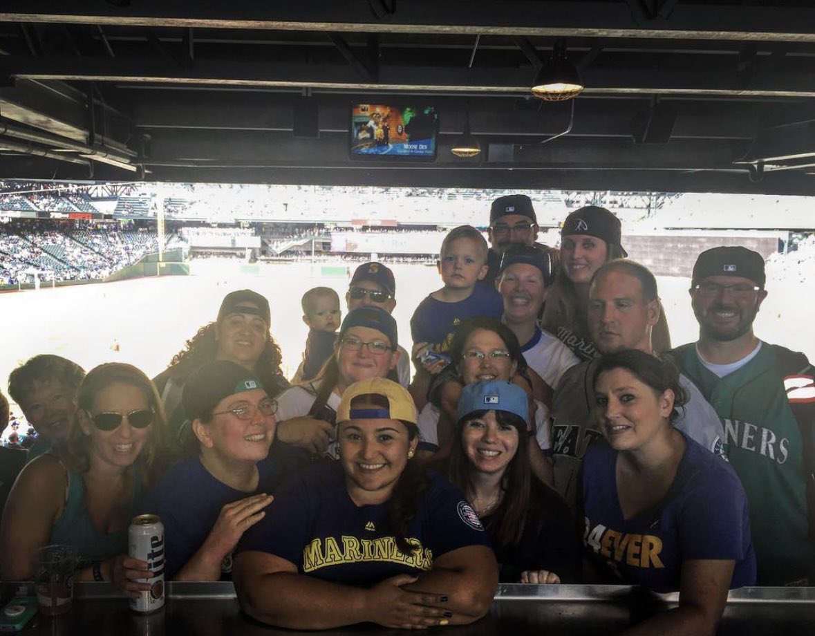 PugetStout's tweet photo. I will always remember the group shots from fan fest, contest, special events, birthdays, our little #Mariners Twitter Fam Christmas parties #BlameDez #RIPDez 🖤 https://t.co/8pJ4rVmmw8