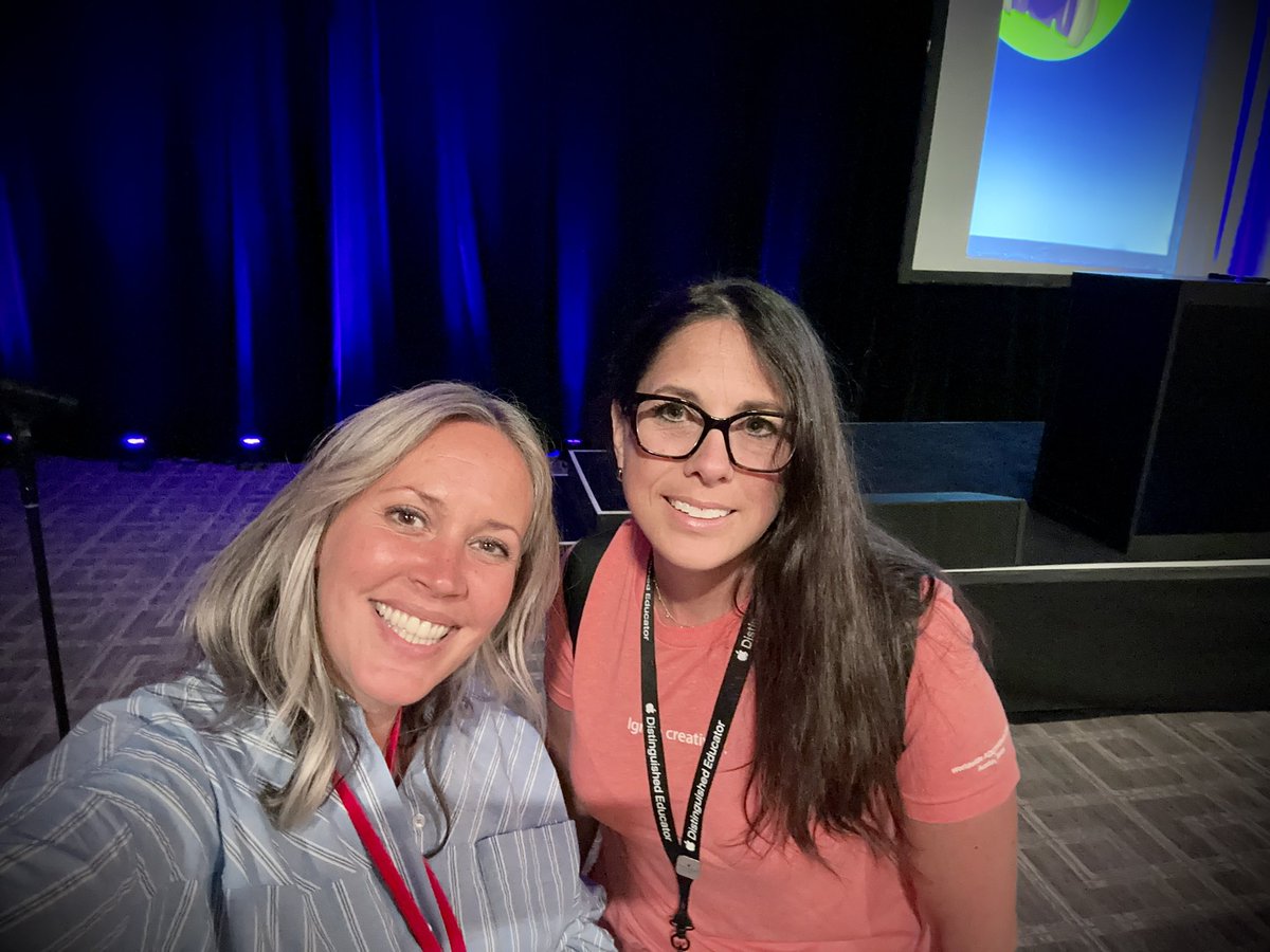 techclassrocks's tweet photo. #ADE2023 has been full of amazing experiences 🎉. But one of my favorites…a reunion 4 years in the making ☺️!
#90DaysofGarageBand #EveryoneCanCreate #GarageBand https://t.co/TaSW00k0Qn