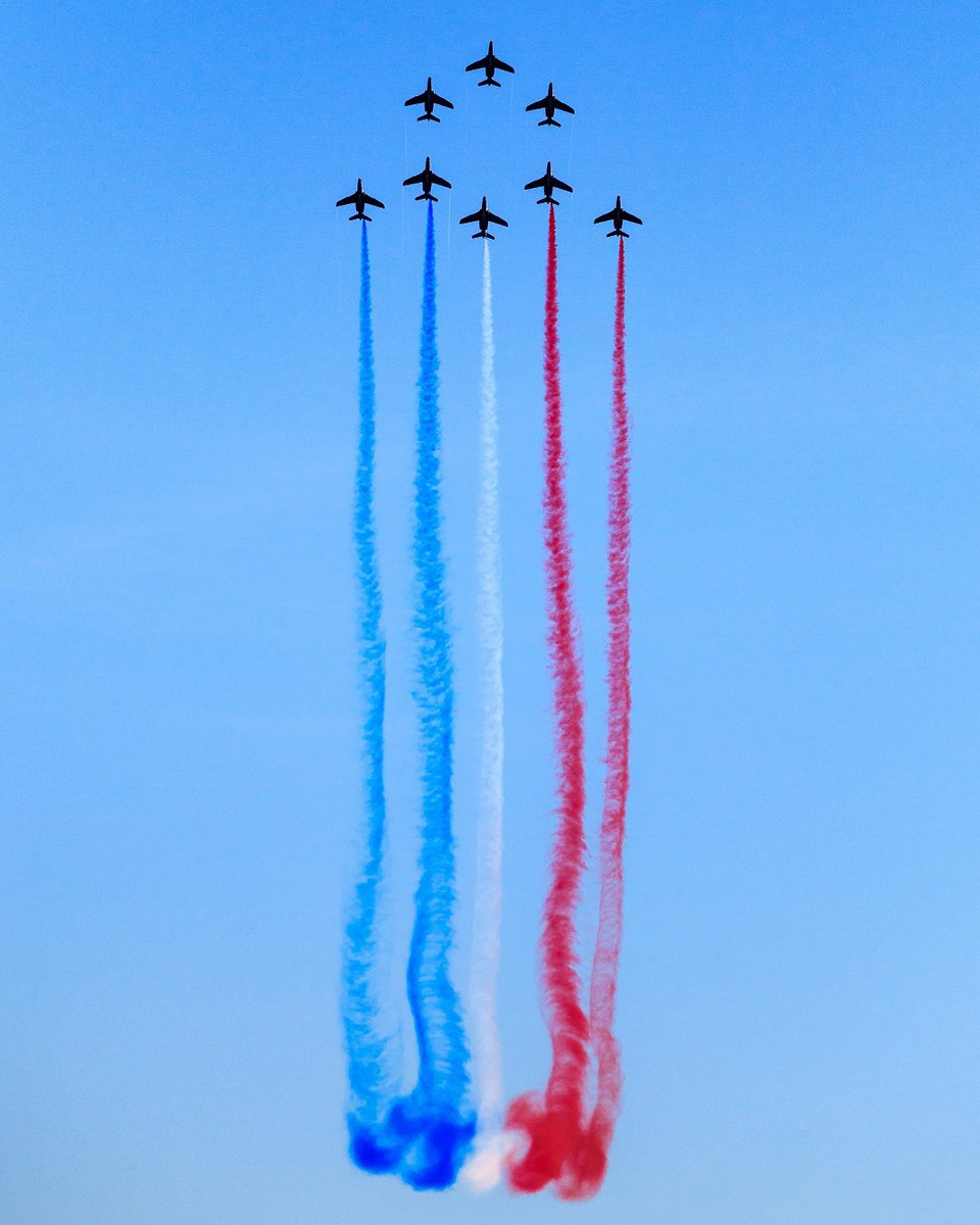 Artheau Aviation vous souhaite une belle Fête Nationale du 14 juillet 🇫🇷✈️

✉️ executive@flyaa.eu 
📞 + 33 (0)1 82 28 52 80 

#privatejet #privatejetcharter #bizaviation #privatetravel #14juillet #fetenationale