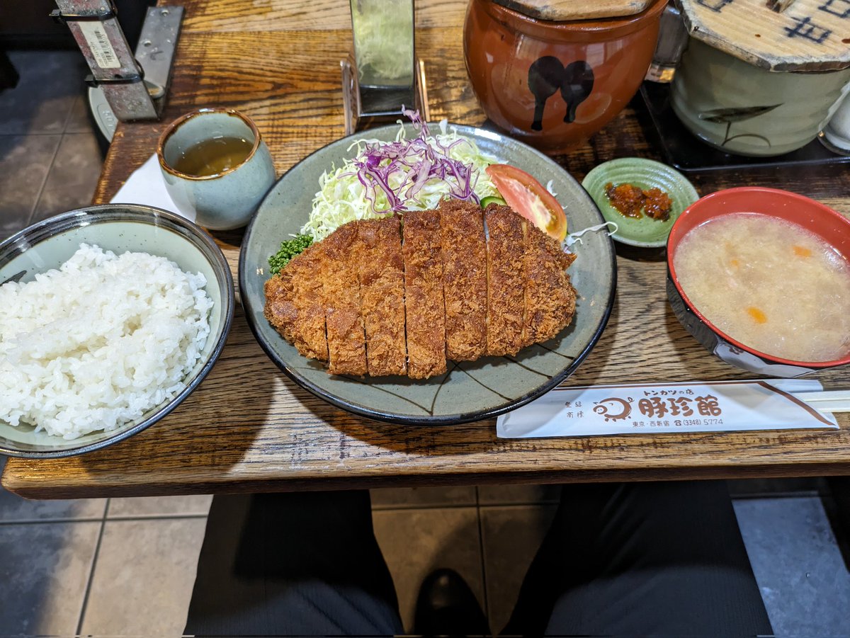 sad_se's tweet photo. はじめて新宿の豚珍館いった。埼玉のそれとは別物に感じたけど系列店ではなかったんだっけ～。 https://t.co/YZzqXGTJIl