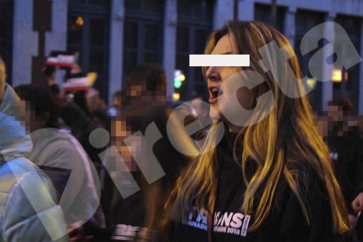 Directa (@la_directa) on Twitter photo #INVESTIGACIÓ | Una policia s'infiltra tres anys en els moviments populars de #Girona. L'agent del Cos Nacional de Policia espanyol Maria I. T. és la quarta espia descoberta per #EspionatgedEstat
✍️ Per <a href="/albertmartnez/">Jesús Rodríguez</a>, <a href="/gemma_g_fabrega/">Gemma Garcia</a> i <a href="/dvdbou/">David Bou</a>
▶️ directa.cat/una-policia-si… #INVESTIGACIÓ | Una policia s'infiltra tres anys en els moviments populars de #Girona. L'agent del Cos Nacional de Policia espanyol Maria I. T. és la quarta espia descoberta per #EspionatgedEstat
✍️ Per <a href="/albertmartnez/">Jesús Rodríguez</a>, <a href="/gemma_g_fabrega/">Gemma Garcia</a> i <a href="/dvdbou/">David Bou</a>
▶️ directa.cat/una-policia-si…