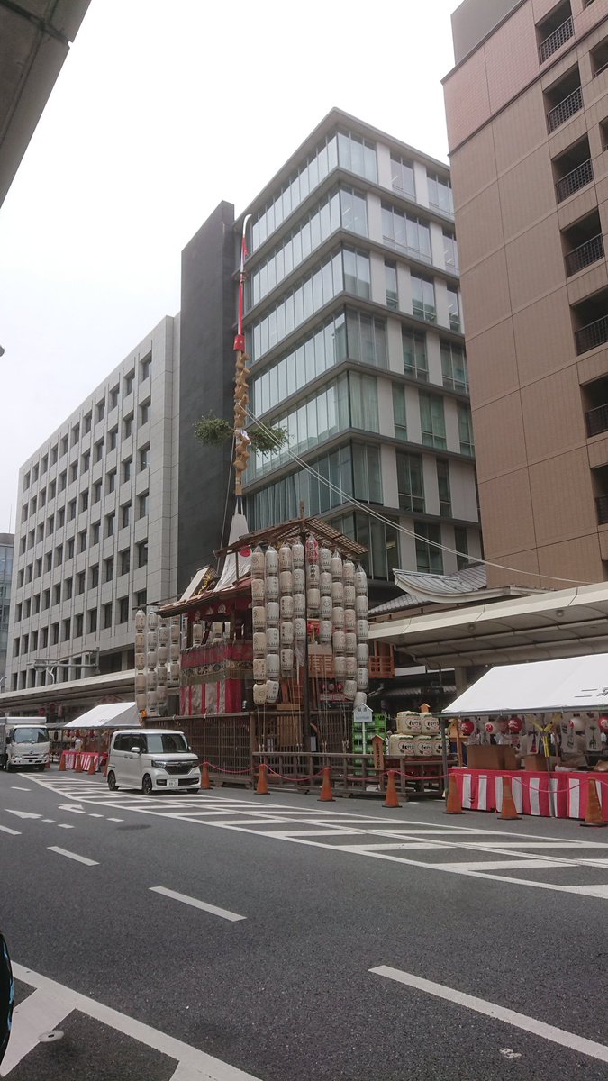 sirenstrobe's tweet photo. 祇園祭の長刀初めて見た https://t.co/jLlQ6BJbcN
