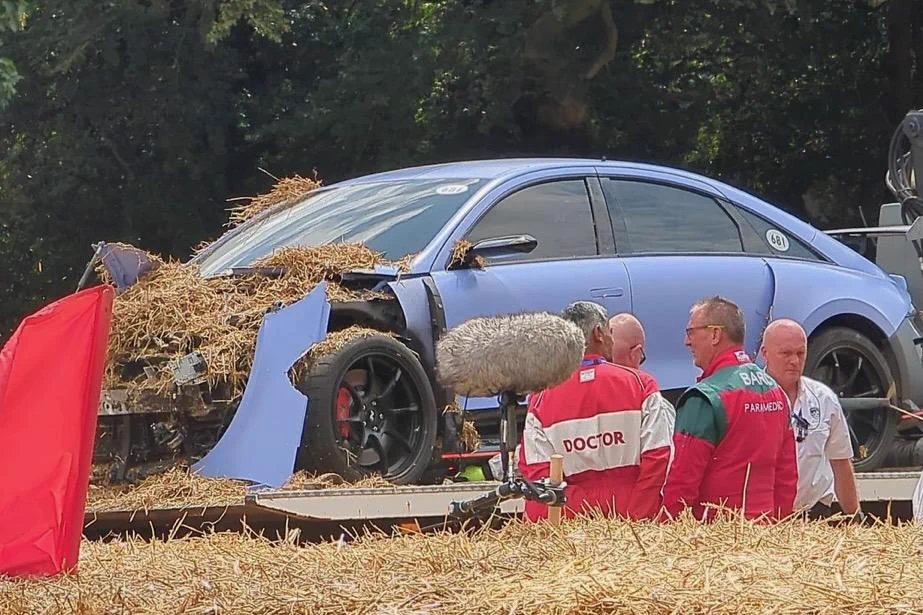 UltimativCars's tweet photo. This picture still makes my day! (Sorry, but not sorry!)
#Crashed #EV #Hyundai #RN22e https://t.co/d9vg0GUHjW
