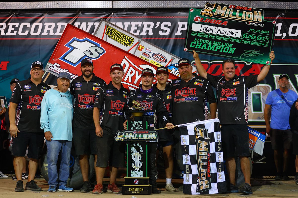 EldoraSpeedway's tweet photo. A million dollar moment for @LSchuchart1s. 🤑 https://t.co/tcO7cdfWwo
