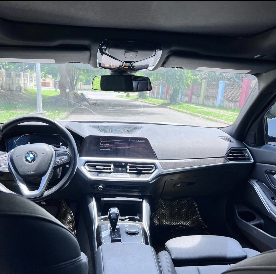 Automall_ng's tweet image. BMW 330i 2020 model 
Price :25m
Duty: paid 
Location: Abuja 
#emefiele #GTWorld #maxair 
@aisha_yaGuda @alamin_ghost @moderate_ustaz @__yellows @Mvnaaa___ @MaiAgogon @Aashfinn @Capt_Aliyu @_hafsat_paki @el_uthmaan @MallamRetweeet
