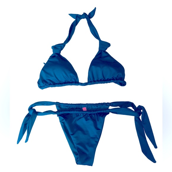 spoolovecleo's tweet photo. So good I had to share! Check out all the items I'm loving on @Poshmarkapp from @kashi_style #poshmark #fashion #style #shopmycloset #victoriassecret: https://t.co/umkf2YXp9K https://t.co/PHM0ewzd0z
