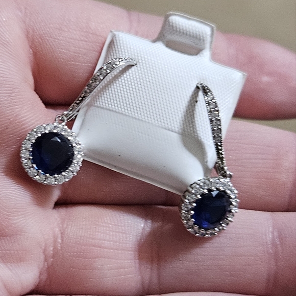 So good I had to share! Check out all the items I'm loving on <a href="/Poshmarkapp/">Poshmark</a> #poshmark #fashion #style #shopmycloset #levis #dennisbasso: posh.mk/nB4hLSD3pBb