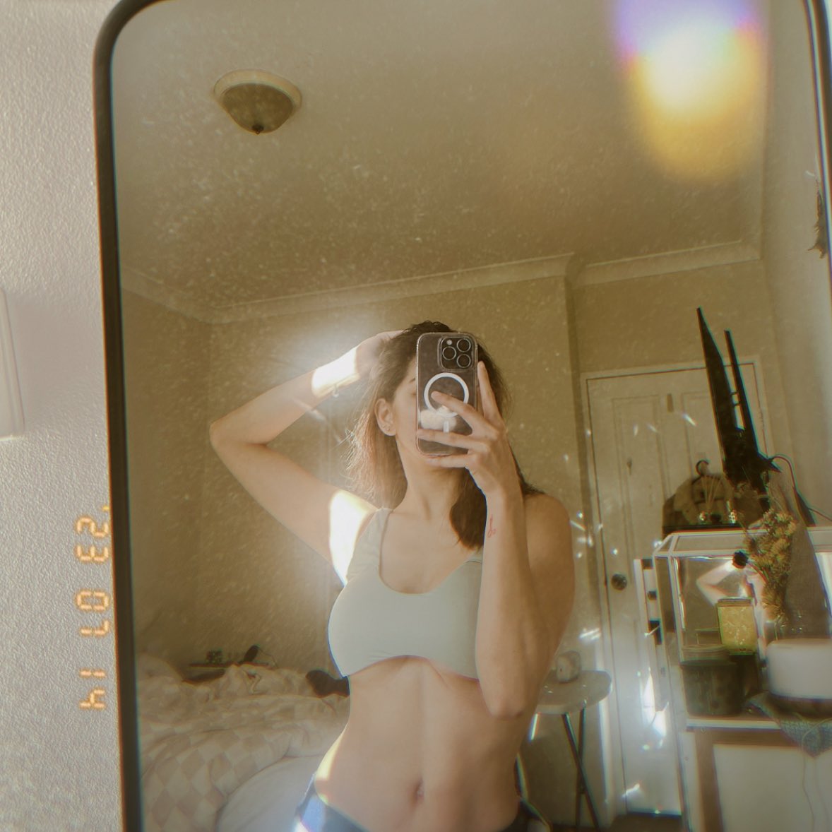 anjaaguilar's tweet photo. Been thinking of working out lately but I’m feeling too lazy and ended up doing a mirror selfie instead. ✨ https://t.co/M0BIcGfZsL