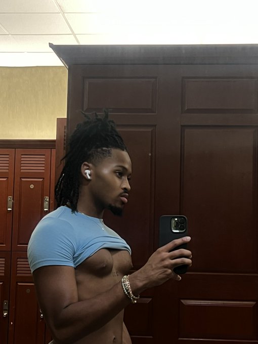 Sittin up https://t.co/tH7Alphdxb