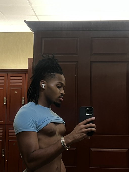 Sittin up https://t.co/tH7Alphdxb