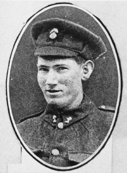 lorraineelizab6's tweet photo. William Cosgrove VC MSM (1 Oct 1888 #Aghada #Cork-14 July 1936). During landing at Cape Helles, Battle of Gallipoli, #WW1 he pulled down barbed wire while Turkish forces fired. He described how hard it was; like snipping "Cloyne Round Tower with scissors"! https://t.co/Ybuf5jJOXj https://t.co/hrvk7c65rn