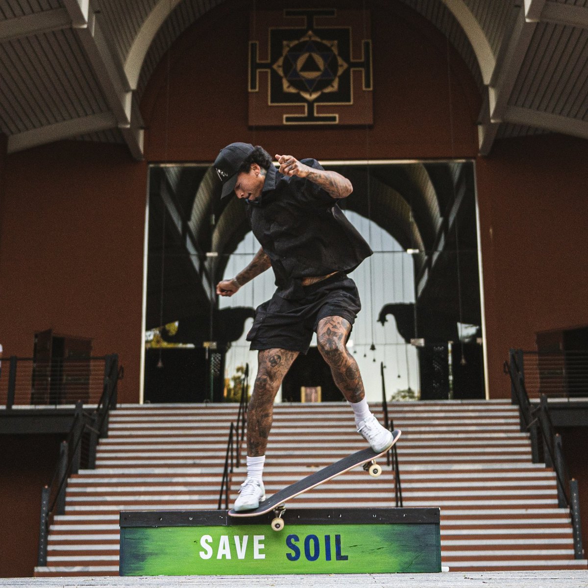 SadhguruJV's tweet photo. Yoga is about attaining absolute Balance, piercing Clarity and inexhaustible Exuberance. With these qualities, you are bound to have an effortless ride. My best wishes to you, dear @Nyjah. -Sg 
#ConsciousPlanet https://t.co/fCy9lLgI0m