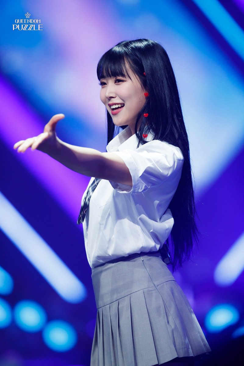 MnetKR's tweet photo. [#퀸덤퍼즐] 5회 〈All-Rounder 배틀〉 비하인드 포토📷 #한페이지가될수있게 #미루 #MIRU

보컬과 랩으로 꽉 채운 퍼포먼스!

걸그룹 최상의 조합을 완��하라! Mnet 〈퀸덤퍼즐〉 
매주 화요일 밤 10시 본방송
Every Tuesday 10PM (KST) 

#퀸덤퍼즐 #QUEENDOMPUZZLE #퀸덤 #Mnet #엠넷 https://t.co/pfQluktzMi