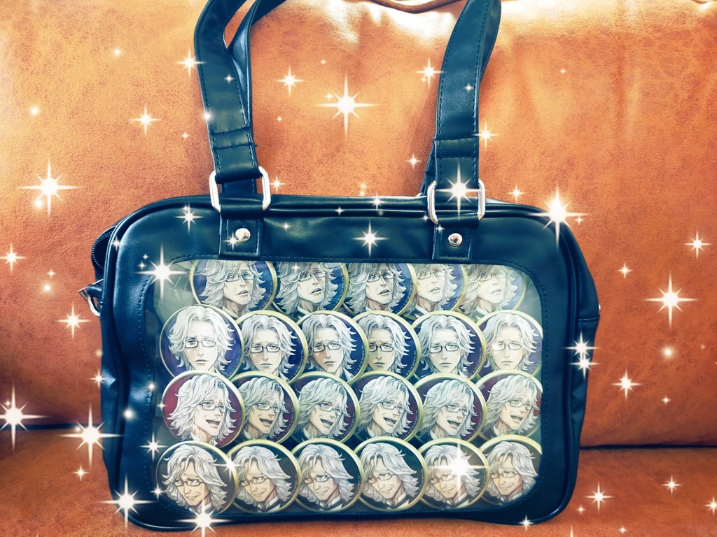 akiiro1010's tweet photo. エリックの痛バッグが無事に完成しました〜！！やった〜！！
交換してくださった皆様方、回収に協力してくれたFFさん、本当にありがとうございました…！！家宝にします…！！！ https://t.co/Yx42hbl3Jg